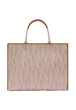Borsa tote rettangolare beige e rosa a motivo con rifinitura in pelle marrone e doppia maniglia superiore, in piedi su sfondo bianco.