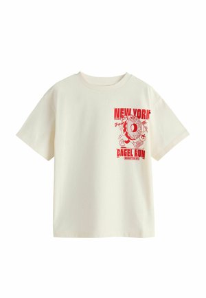 Cremfarbendes Baumwoll-T-Shirt mit einem roten Druckdesign, das "New York Bagel Run" und eine Donut-Grafik auf der linken Brustseite zeigt.