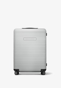 Unselected, light quartz grey