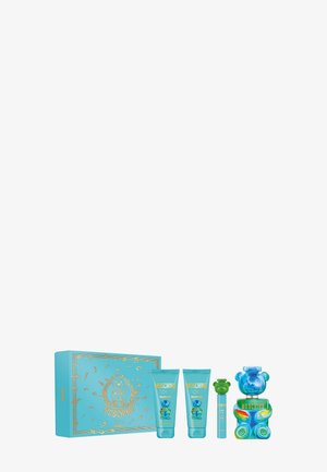 MOSCHINO Fragrances, TOY YUMMY GIFT SET (EDP + SHOWER GEL + BODY LOTION + TRAVEL SPRAY) - Set de parfums