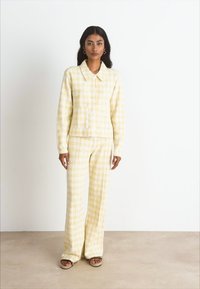 Mads Nørgaard ABBY - Chemisier - misted yellow/white alyssum