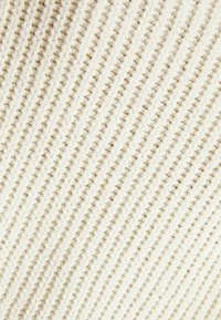 Bershka Strickpullover - white