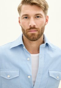 Oscar Jacobson Camicia - blue powder