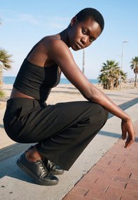 Nem kiválasztott, black