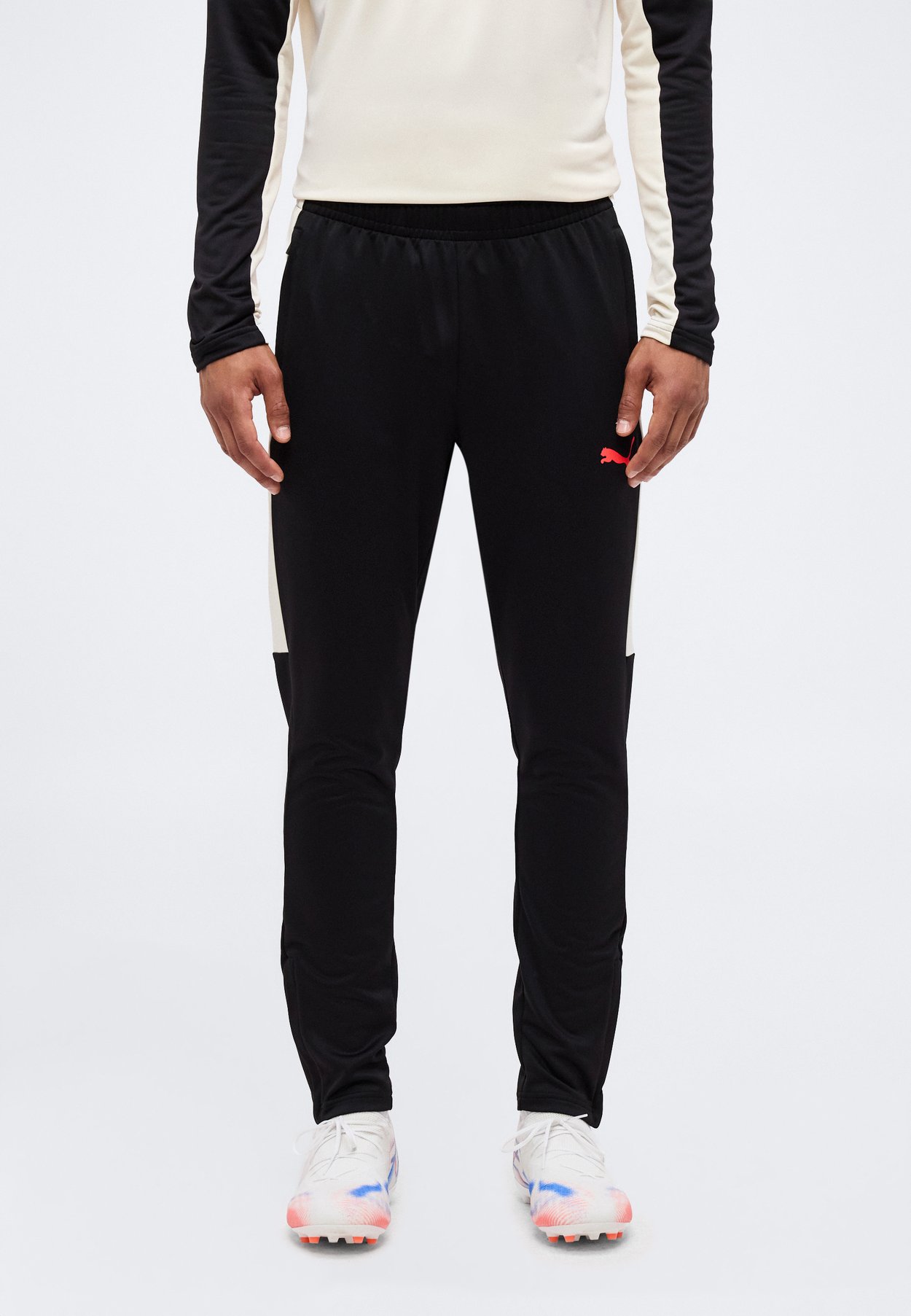 PUMA INDIVIDUALLIGA TRAINING PANTS - Tracksuit bottoms - black-ultra red-sugared almond