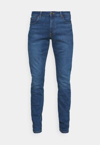 Blåslimfitjeans med lätt blekning, femficksdesign, knappstängning fram och bältesöglor, visade mot en vit bakgrund.