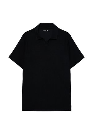 Polo nera a maniche corte con tessuto testurizzato e colletto aperto, taglia XL, mostrata su sfondo bianco.