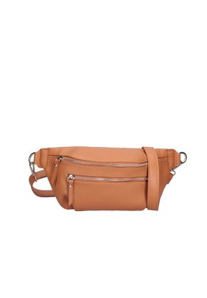 Sac banane en cuir couleur noisette avec deux poches zippées sur le devant et une sangle ajustable avec fermoirs métalliques.