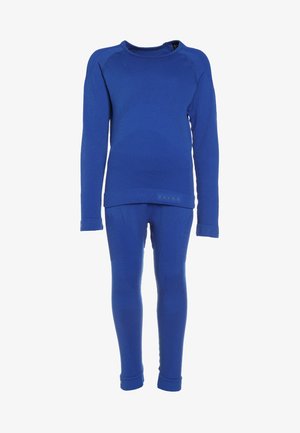 Set termico blu composto da una maglietta a maniche lunghe con colletto rotondo e pantaloni aderenti coordinati, entrambi realizzati in un tessuto testurizzato e elasticizzato.