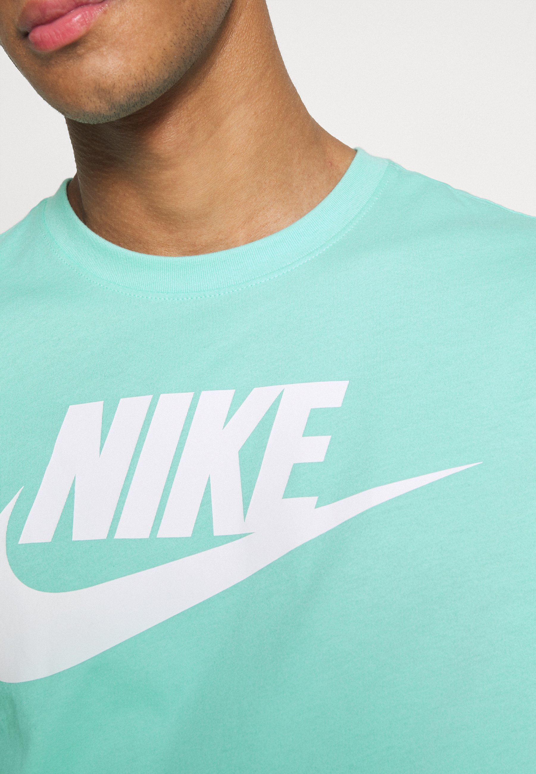 nike verde menta
