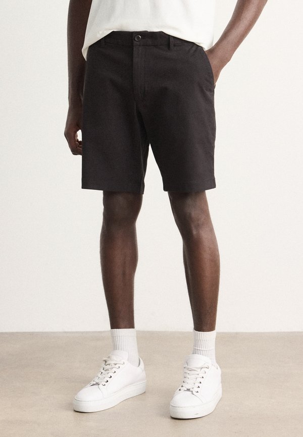 MODERN CHINO - Shorts