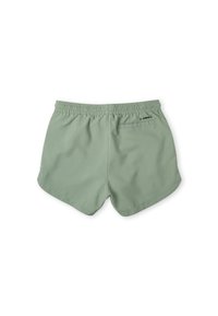 Shorts de bain verts avec une taille élastique, une poche arrière et un ourlet arrondi. Fabriqués en matériau léger et lisse.