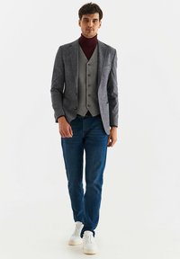 Pako Lorente - Marynarka