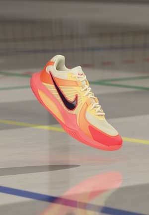 Nike Performance, ZOOM HYPERSPEED COURT 2 SE UNISEX - Обувки за волейбол - coconut milk/cave purplehot lava