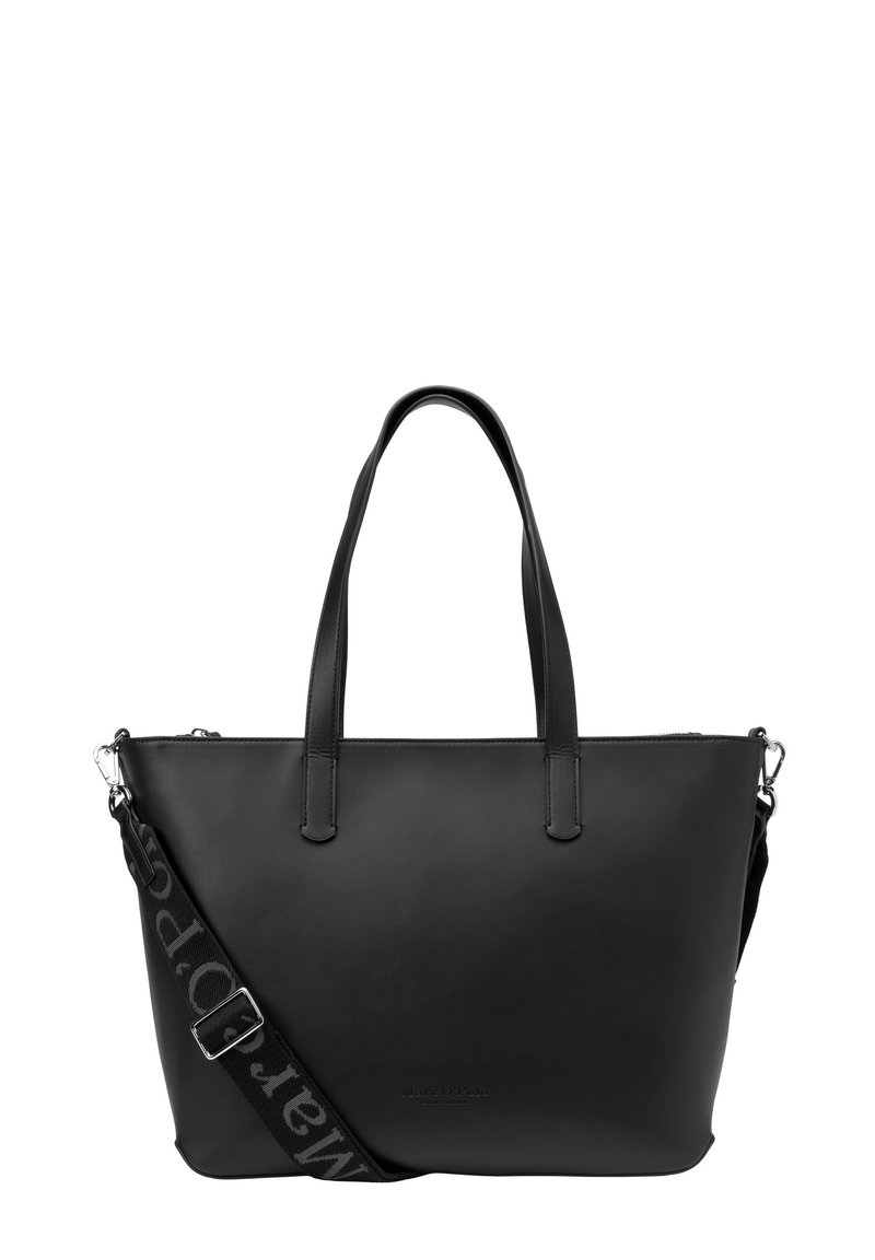 Sac fourre-tout en cuir noir avec deux poignées courtes, une bandoulière amovible arborant un logo et un design élégant et lisse.