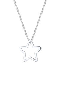 Silverhalsband med ett stjärnformat hänge. Hänget är ihåligt och har en polerad yta. Kedjan har en flätad design.