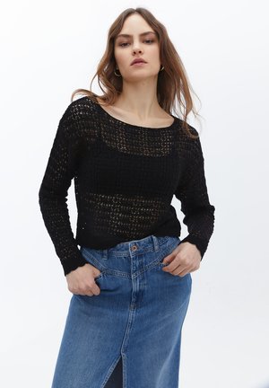 WITH BOAT NECK - Strickpullover - black