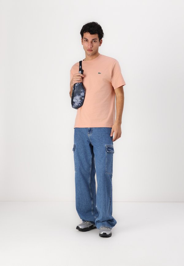 Basic T-shirt - latte3