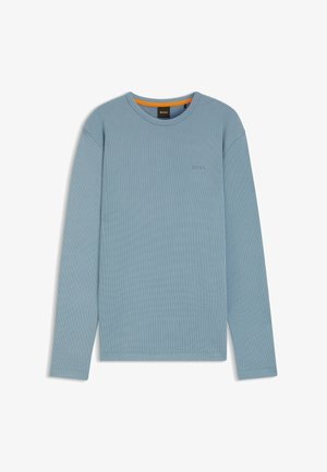 Lys blå langærmet T-shirt med en tekstureret overflade, rund hals, orange detaljer indeni kraven og subtil BOSS-logo foran.