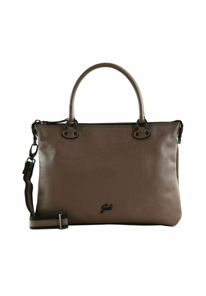 Sac à main en cuir marron avec une finition texturée, deux poignées courtes, une bandoulière amovible et une fermeture éclair. Présente un détail de logo.