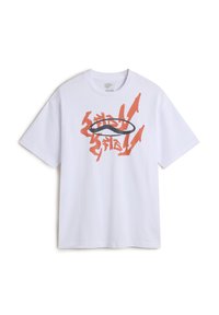 Camiseta de algodón blanca con un gran gráfico naranja y acentos negros, mangas cortas y diseño de cuello redondo.