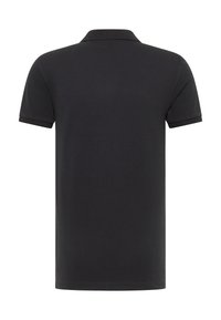Czarna koszulka polo z krótkim rękawem i kołnierzykiem, pokazana od tyłu na białym tle.