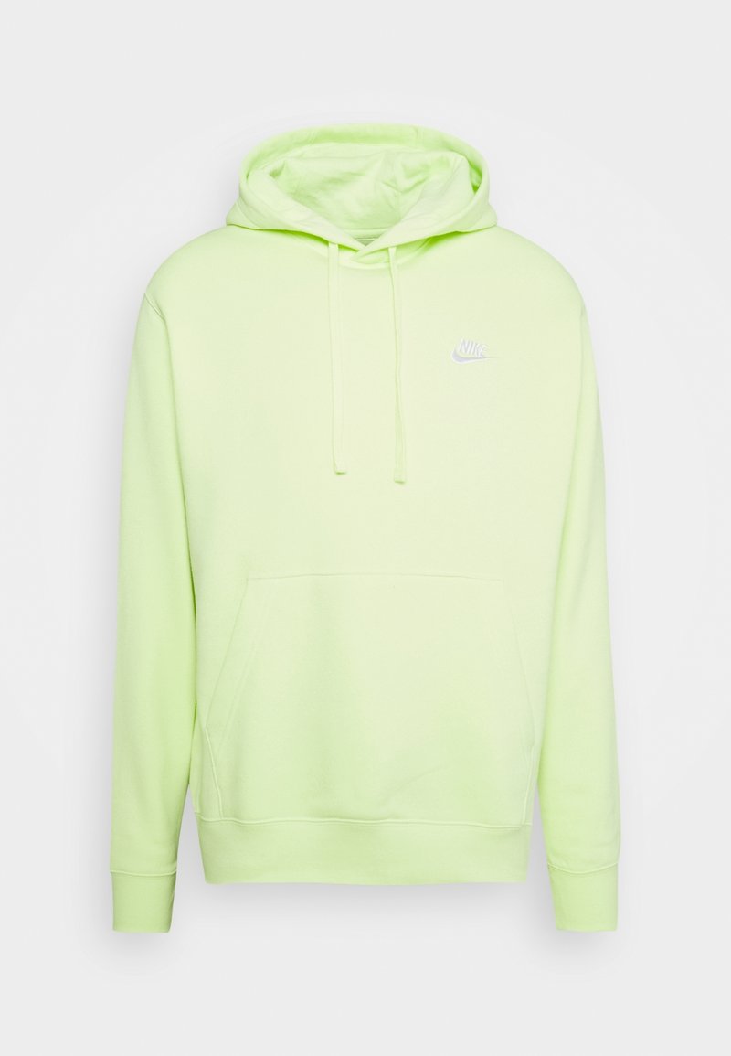 Hoodie Nike vert clair avec poche frontale, capuche réglable avec cordon de serrage, et petit logo Nike blanc sur la poitrine.