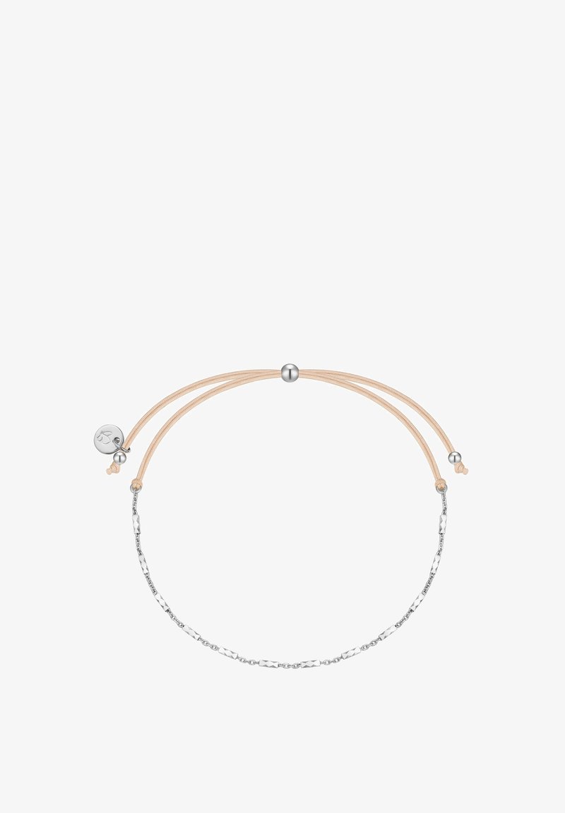 Náramok zo strieborného tónu s hnedou šnúrkou, s hladkým strieborným korálkom a minimalistickým dizajnom. Textúrované akcenty na článkoch reťazca.