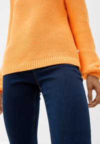 QS Sweter