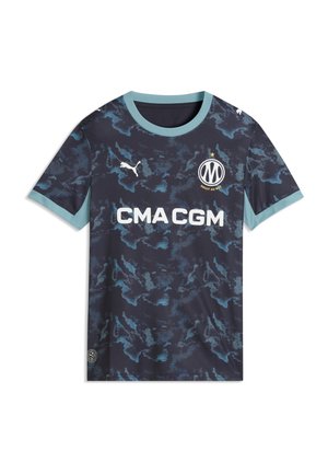 Maillot de sport à motifs bleu foncé et noir avec col et poignets bleu clair, logo Puma, blason de l'équipe et texte du sponsor CMA CGM sur le devant.