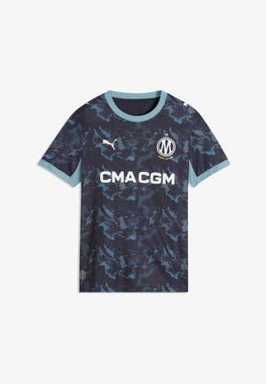 Maillot de sport à motifs bleu foncé et noir avec col et poignets bleu clair, logo Puma, blason de l'équipe et texte du sponsor CMA CGM sur le devant.