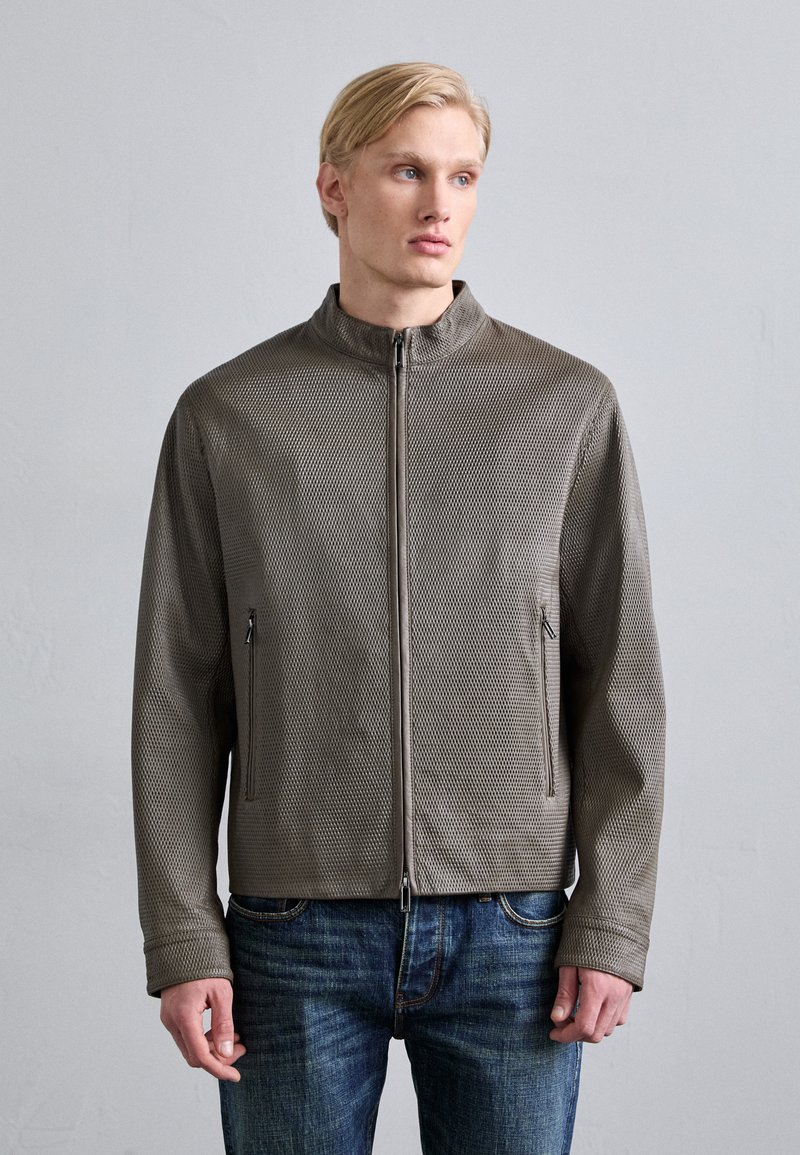 Emporio Armani - BLOUSON JACKET - Veste en cuir - brown, Agrandir