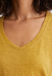 Marc O'Polo Top - golden yellow