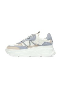 Sneaker chunky con una combinazione di testi bianchi, azzurri e beige. Progettato con una tomaia in rete e una suola bianca rialzata.