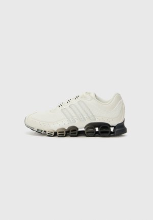MEGARIDE UNISEX - Sneakers basse - matte silver-coloured/core black