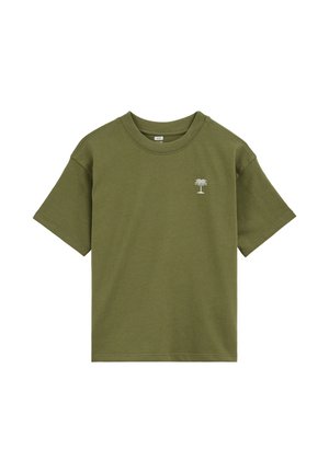 Olijfgroene T-shirt met korte mouwen, ronde hals en klein wit palmboomlogo op de linkerborst.