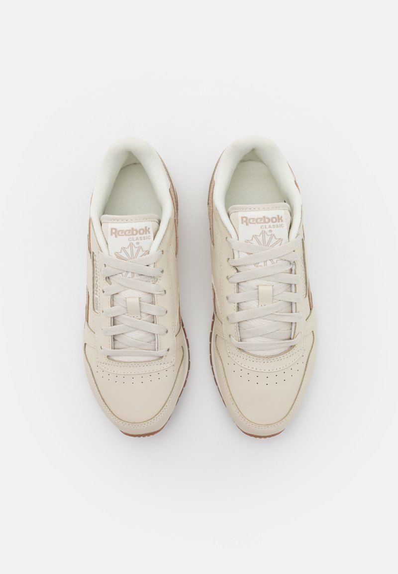 Tenis Reebok Classic Leather Mujer Blanco Beige