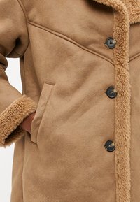 ONLY Petite ONLYLVA COLLAR COAT  - Zimní kabát - otter