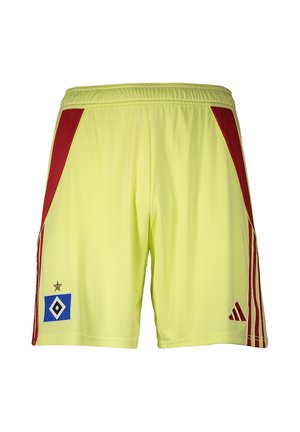 Gule sportsshorts med røde sidepaneler, et blå og hvidt diamantlogo med en stjerne på venstre ben og røde Adidas-striber på højre ben.
