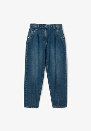 Jeans en denim bleu foncé, avec une coupe ample, taille haute et plis avant subtils. Comprend cinq poches et un fermoir à bouton en métal.