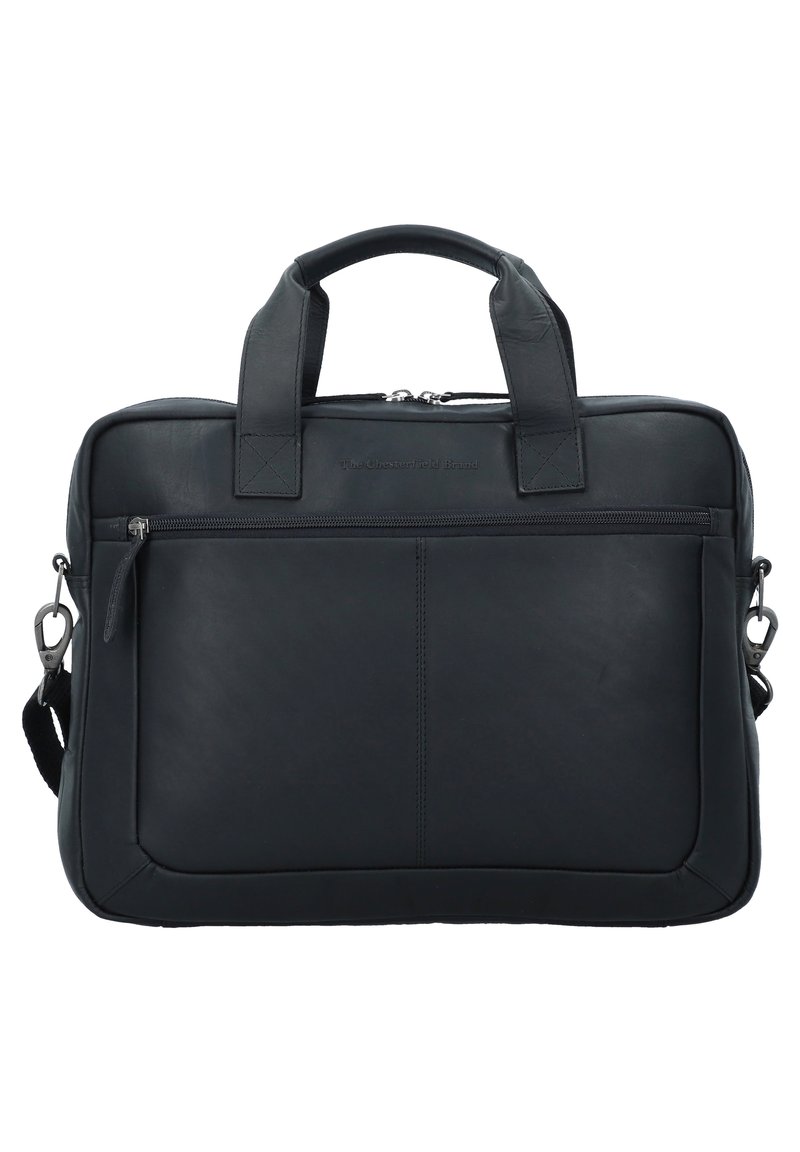 Musta nahkainen kannettavan tietokoneen laukku, jossa on kaksi ylhäällä olevaa kahvaa, irrotettava olkahihna ja etupuolella vetoketjullinen tasku. Sileä pinta ja suorakulmainen muoto.
