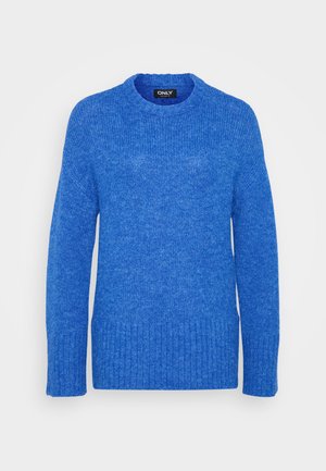 Blauwe gebreide trui met een ronde halslijn, lange mouwen, geribbelde zoom en een textuurafwerking. De stof is zacht en iets pluizig.