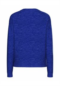 Zils adīts džemperis ar mīkstu tekstūru, apaļu kakla izgriezumu un garām piedurknēm. Dizains ietver nedaudz īsu garumu un ribinātu apakšmalu.