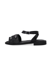 Schwarze Sandale mit einer strukturierten, geflochtenen Vorderseite, verstellbarem Knöchelriemen und einem eleganten Design. Mit metallischen Hardware-Accents. Flache Sohle.