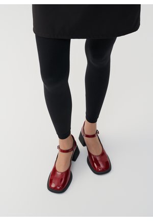 Vagabond Pumps - red