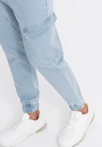 Ombre WITH  POCKET - Zúžené džíny - light indigo