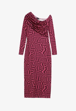 Hosszú ujjú, testhezálló rózsaszín és fekete absztrakt kockás mintájú ruha. Eséses nyakkivágással és sima szövettextúrával rendelkezik.