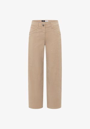 Pantalones beige de pierna ancha con bolsillos frontales, trabillas para cinturón y cierre de botón en la pretina.