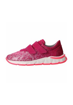 Pinkfarbener Sportschuh mit weißen geometrischen Mustern, zwei Klettverschlüssen, gepolsterter weißer Sohle mit pinken Akzenten und innen mit Mesh-Futter.