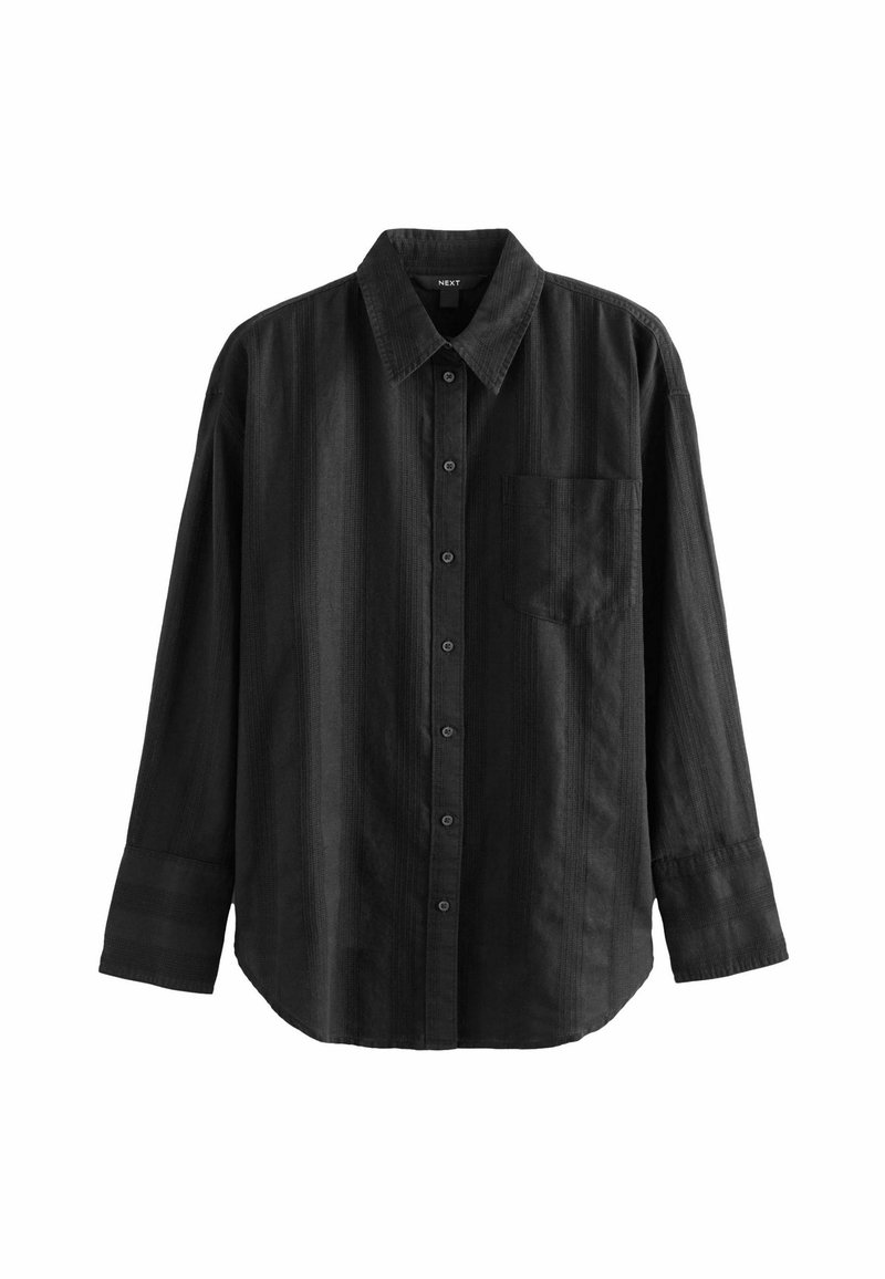 Chemise noire à manches longues avec un devant boutonné, un col, une poche poitrine unique et des rayures verticales texturées. Fabriquée en tissu doux et léger.